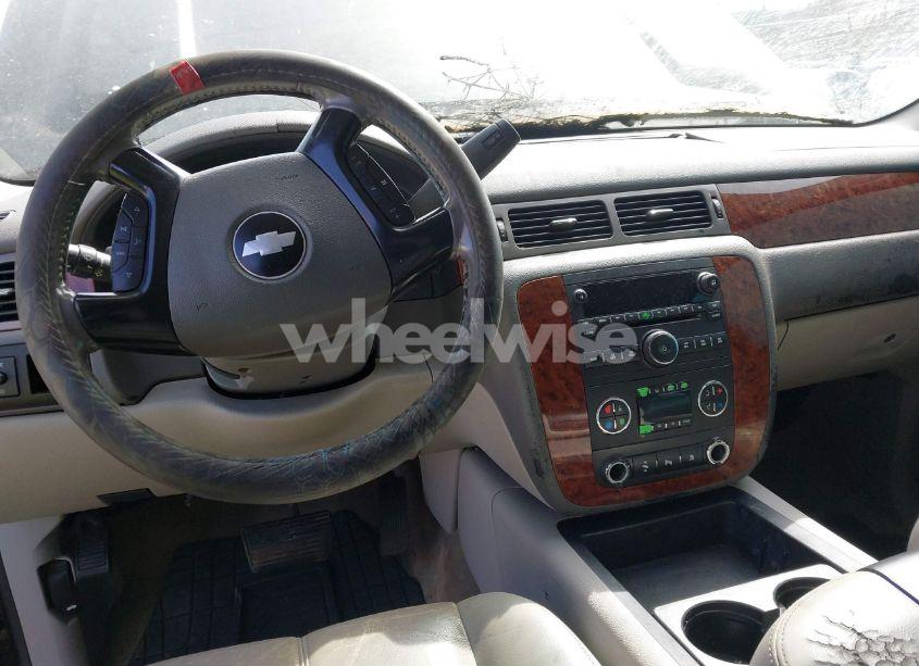 Photo 16 of 2008 Chevrolet Suburban 1500 LT (VIN 1GNFC16068R125923)