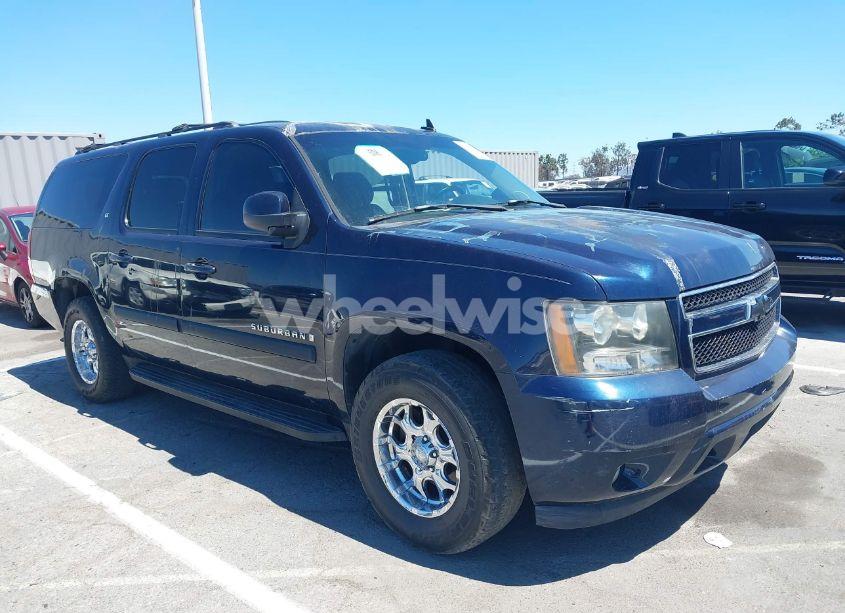 2007 Chevrolet Suburban 1500 LT (VIN 1GNFC16077J315274) main photo