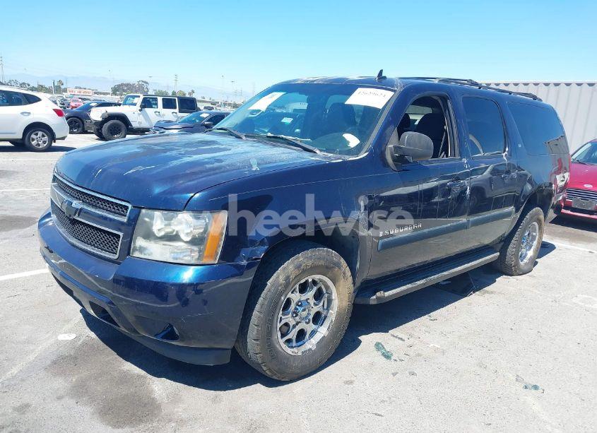 Photo 2 of 2007 Chevrolet Suburban 1500 LT (VIN 1GNFC16077J315274)