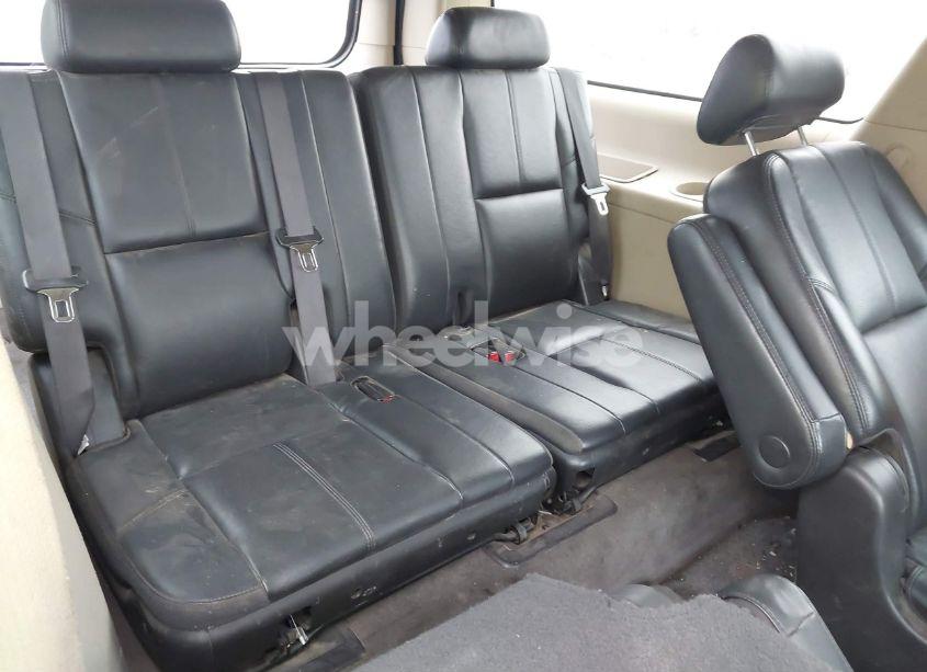 Photo 12 of 2007 Chevrolet Suburban 1500 LS (VIN 1GNFC16077R370096)