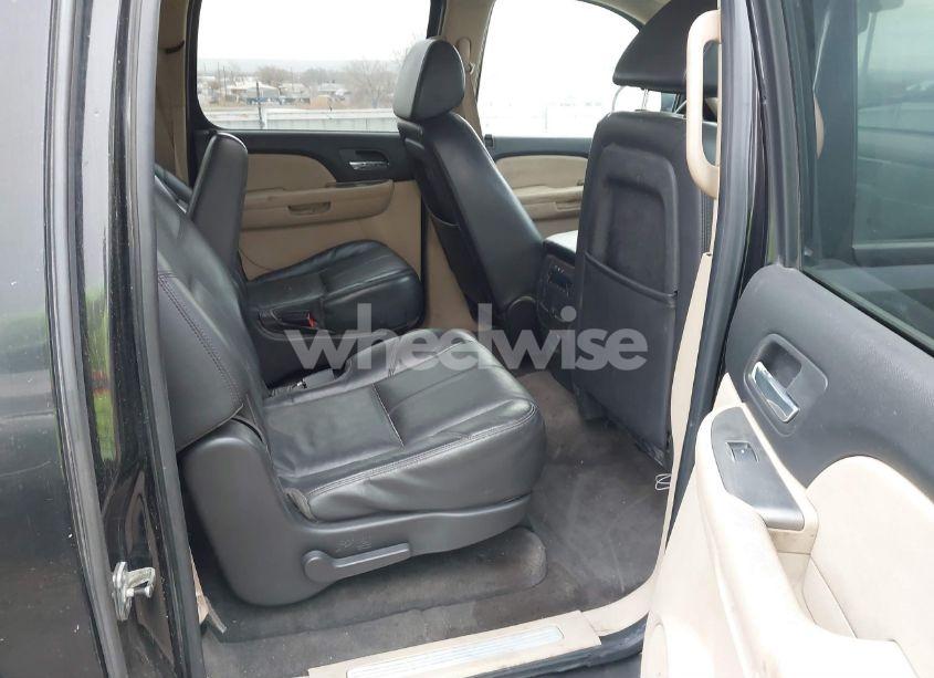 Photo 8 of 2007 Chevrolet Suburban 1500 LS (VIN 1GNFC16077R370096)