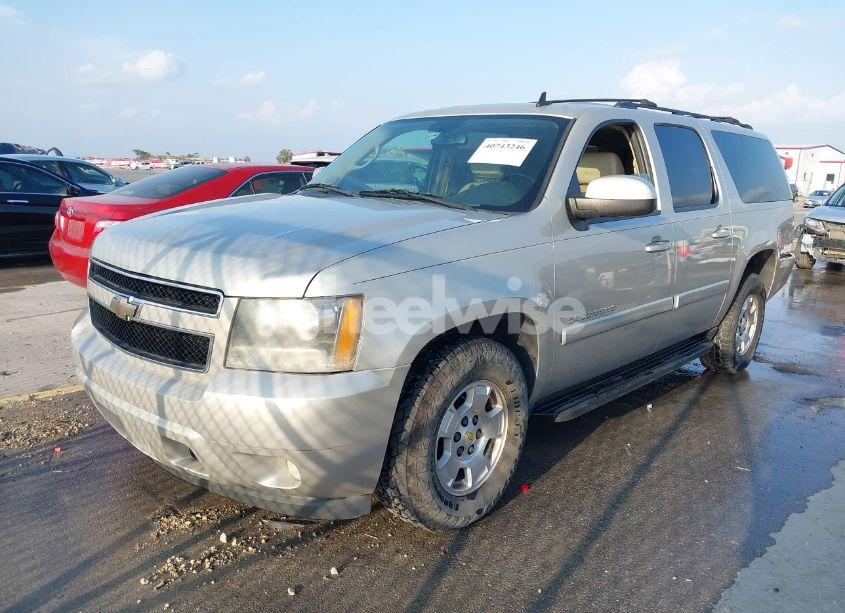 Photo 2 of 2008 Chevrolet Suburban 1500 LT (VIN 1GNFC16078J191766)