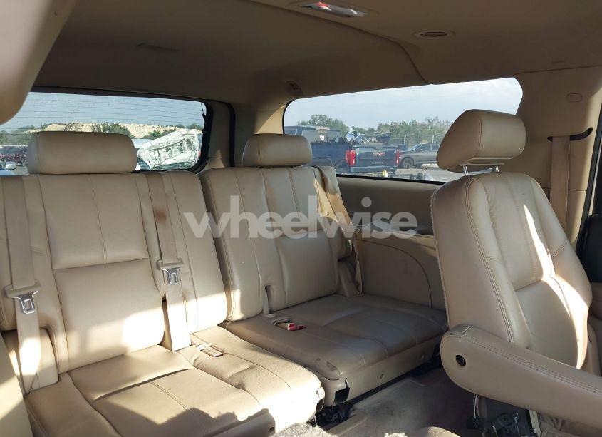 Photo 8 of 2008 Chevrolet Suburban 1500 LT (VIN 1GNFC16078J191766)