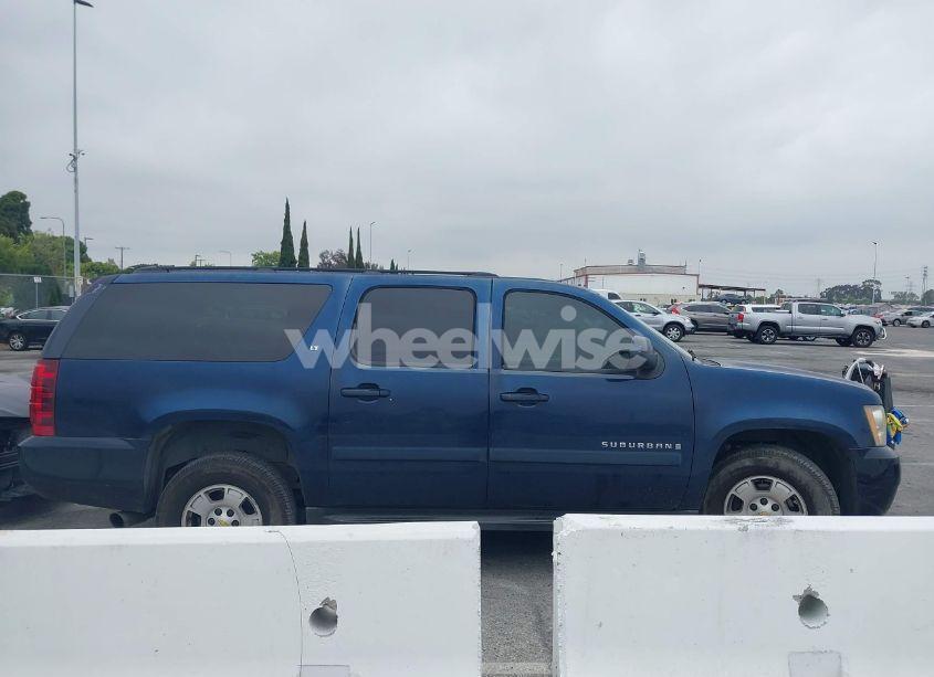 Photo 13 of 2008 Chevrolet Suburban 1500 LT (VIN 1GNFC16078R158042)