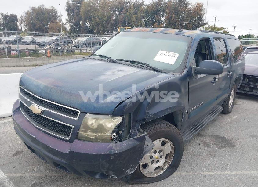 Photo 2 of 2008 Chevrolet Suburban 1500 LT (VIN 1GNFC16078R158042)
