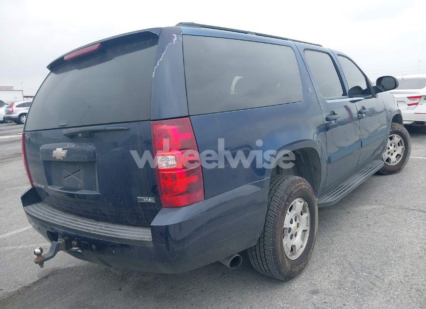 Photo 4 of 2008 Chevrolet Suburban 1500 LT (VIN 1GNFC16078R158042)