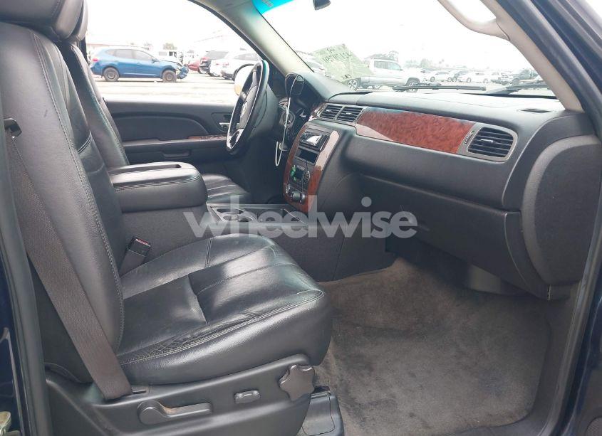 Photo 5 of 2008 Chevrolet Suburban 1500 LT (VIN 1GNFC16078R158042)