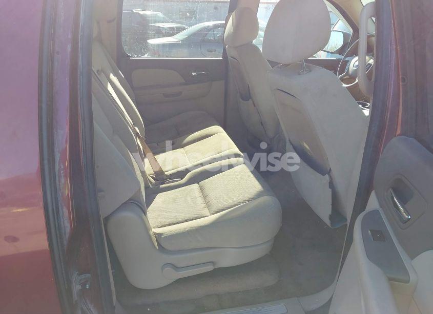 Photo 8 of 2009 Chevrolet Suburban 1500 LS (VIN 1GNFC16079R171214)