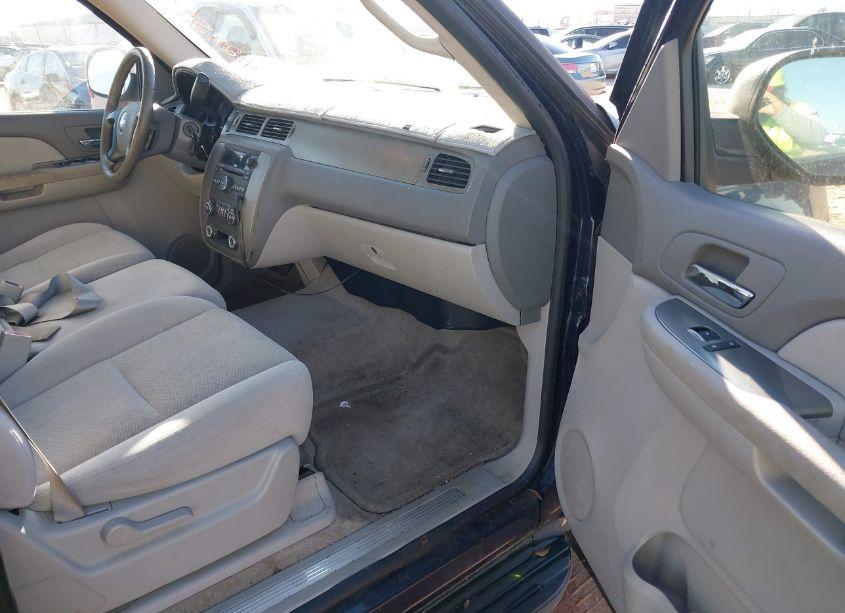Photo 5 of 2007 Chevrolet Suburban 1500 LS (VIN 1GNFC16087J230783)