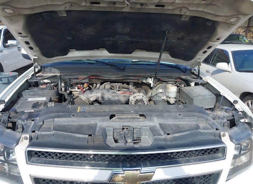 Photo 10 of 2008 Chevrolet Suburban 1500 LT (VIN 1GNFC16088R121145)