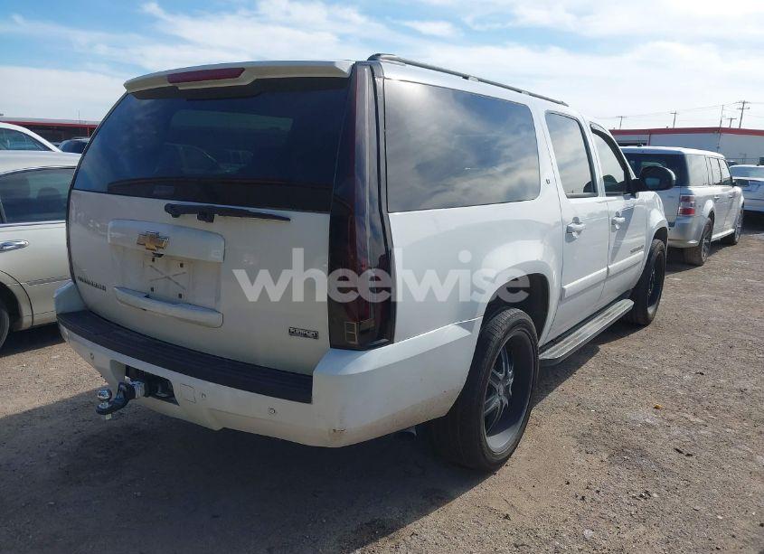 Photo 4 of 2008 Chevrolet Suburban 1500 LT (VIN 1GNFC16088R121145)
