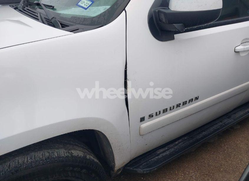 Photo 6 of 2008 Chevrolet Suburban 1500 LT (VIN 1GNFC16088R121145)