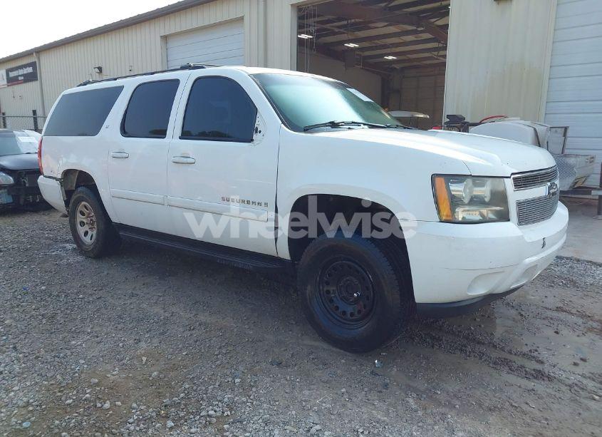 2007 Chevrolet Suburban 1500 LT (VIN 1GNFC16097R234245) main photo