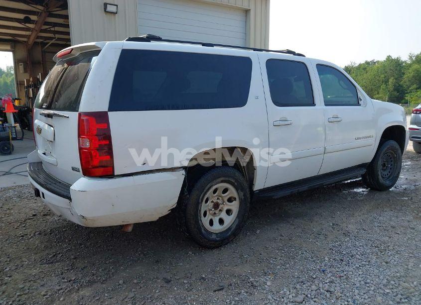 Photo 6 of 2007 Chevrolet Suburban 1500 LT (VIN 1GNFC16097R234245)