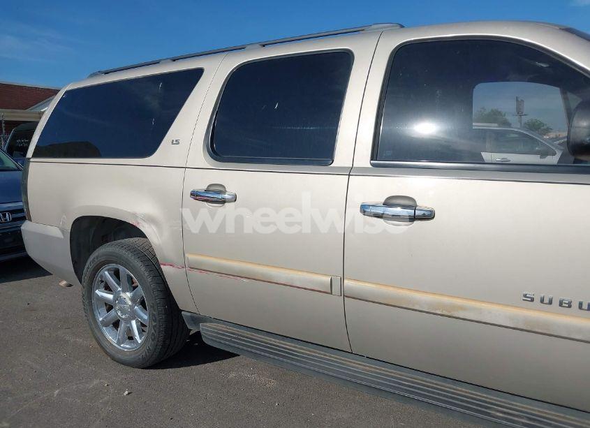 Photo 6 of 2008 Chevrolet Suburban 1500 LS (VIN 1GNFC16J28J230577)