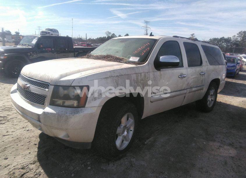 Photo 2 of 2008 Chevrolet Suburban 1500 LTZ (VIN 1GNFC16J28R219015)