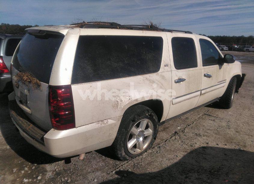 Photo 4 of 2008 Chevrolet Suburban 1500 LTZ (VIN 1GNFC16J28R219015)