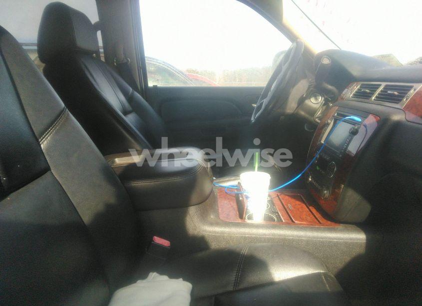 Photo 5 of 2008 Chevrolet Suburban 1500 LTZ (VIN 1GNFC16J28R219015)