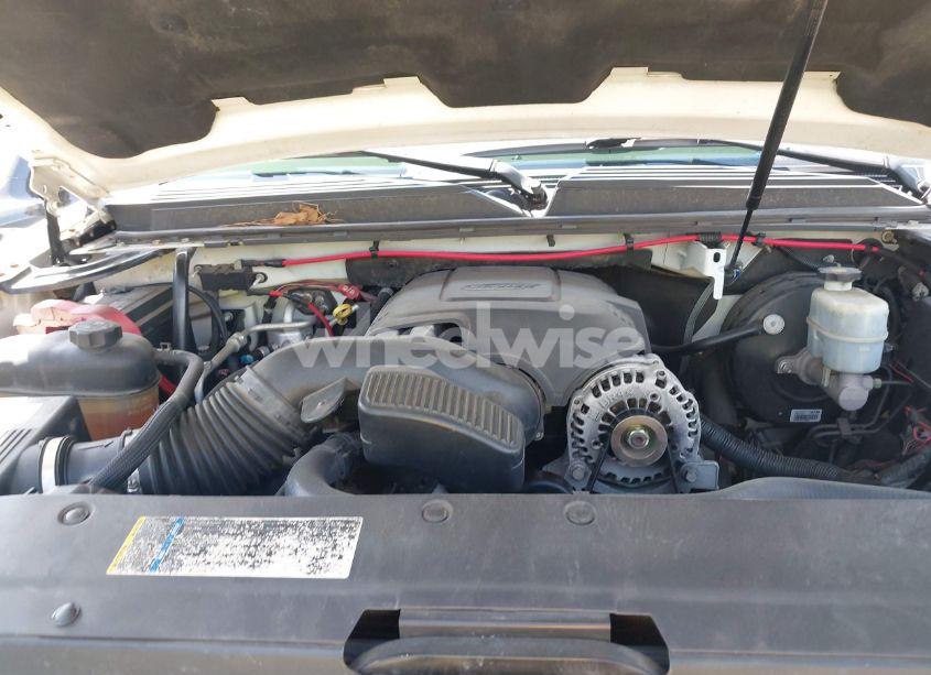 Photo 10 of 2008 Chevrolet Suburban 1500 LT (VIN 1GNFC16J38R160721)