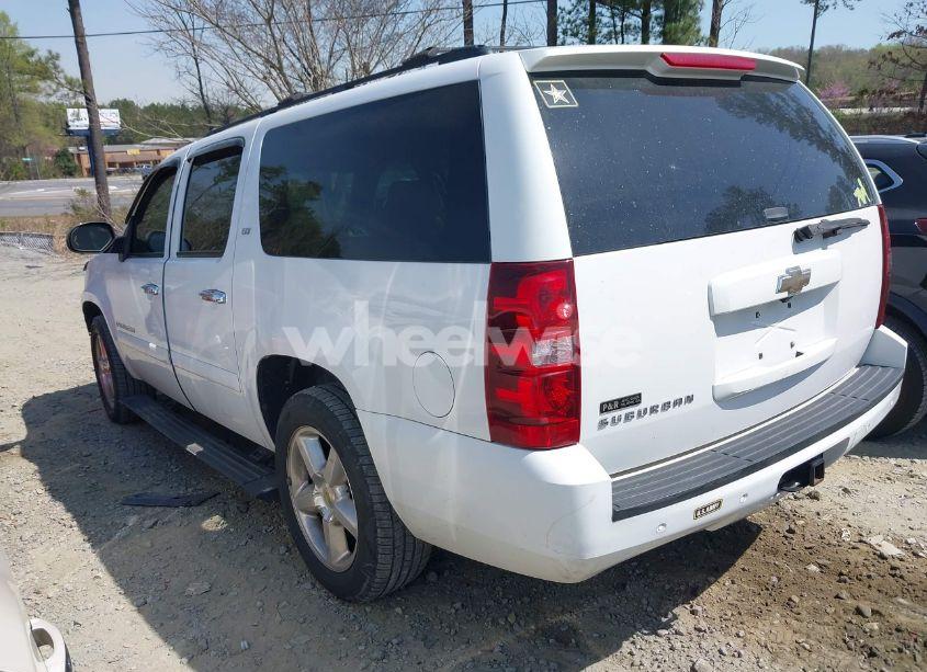 Photo 3 of 2008 Chevrolet Suburban 1500 LT (VIN 1GNFC16J38R160721)