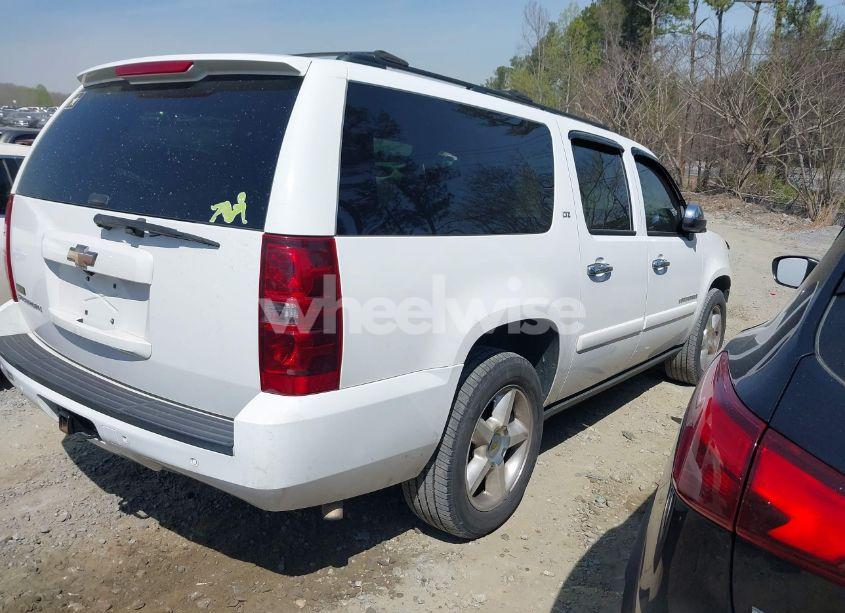Photo 4 of 2008 Chevrolet Suburban 1500 LT (VIN 1GNFC16J38R160721)