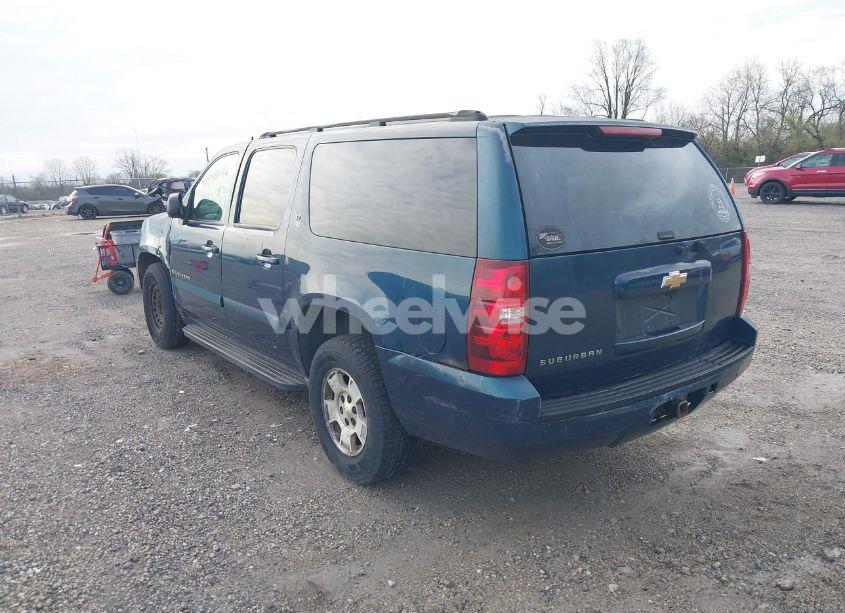 Photo 3 of 2007 Chevrolet Suburban 1500 LT (VIN 1GNFC16J47R207494)