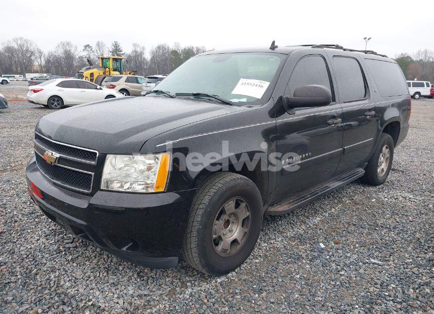 Photo 2 of 2008 Chevrolet Suburban 1500 LS (VIN 1GNFC16J58R142706)