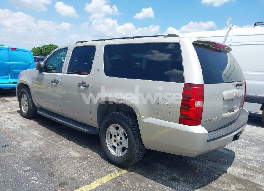 Photo 3 of 2007 Chevrolet Suburban 1500 LS (VIN 1GNFC16J67J168695)