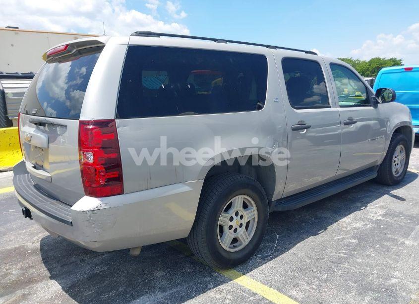 Photo 4 of 2007 Chevrolet Suburban 1500 LS (VIN 1GNFC16J67J168695)
