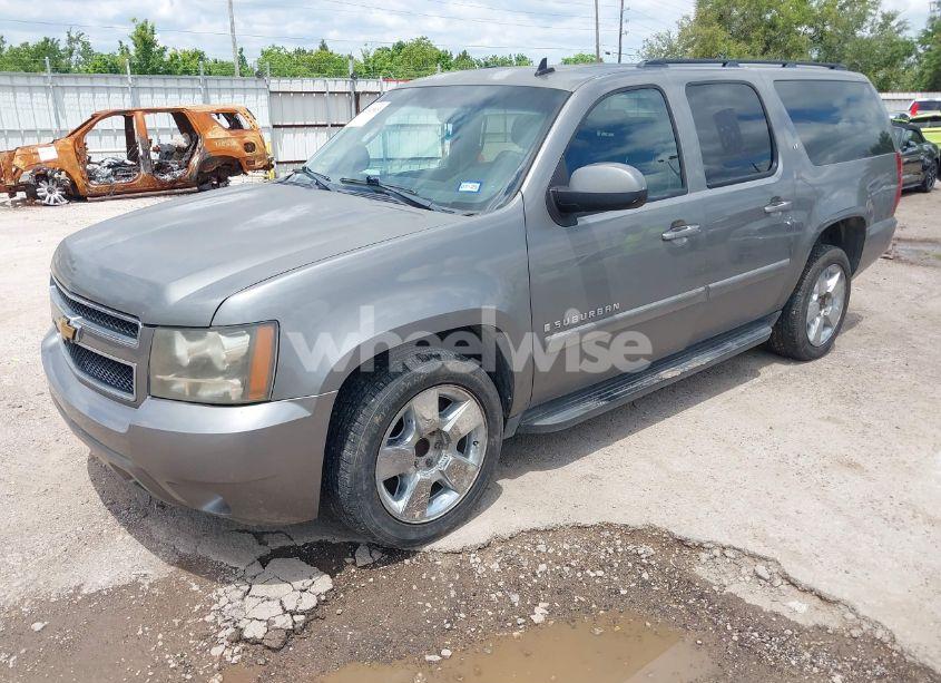 Photo 2 of 2008 Chevrolet Suburban 1500 LT (VIN 1GNFC16J78J228338)
