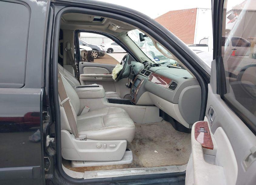 Photo 5 of 2007 Chevrolet Suburban 1500 LT (VIN 1GNFC16J87J221526)