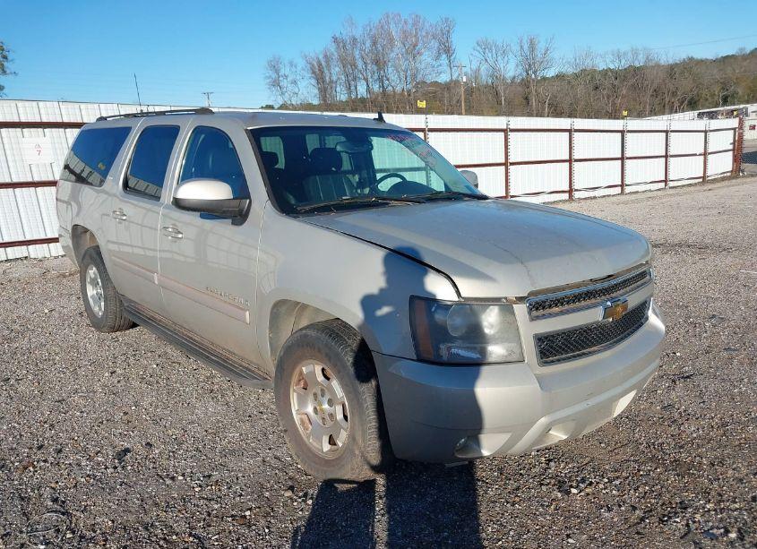 2007 Chevrolet Suburban 1500 LT (VIN 1GNFC16J87R256939) main photo