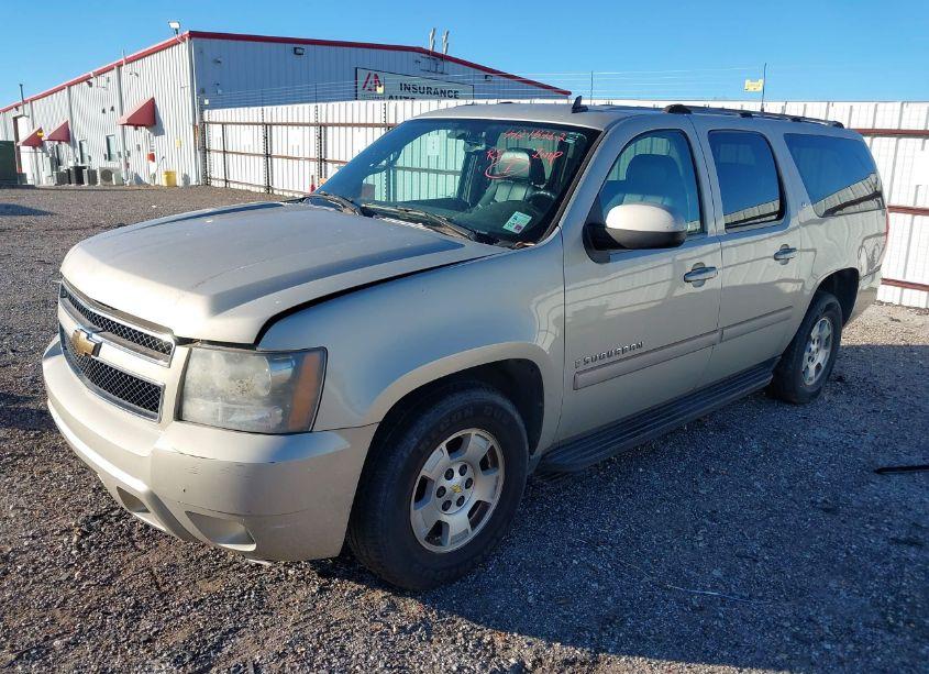 Photo 2 of 2007 Chevrolet Suburban 1500 LT (VIN 1GNFC16J87R256939)