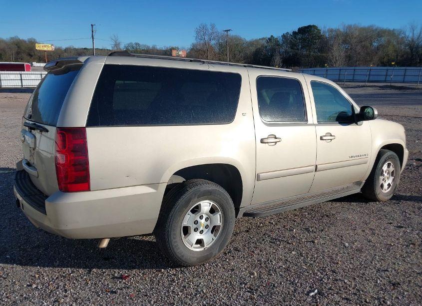 Photo 4 of 2007 Chevrolet Suburban 1500 LT (VIN 1GNFC16J87R256939)