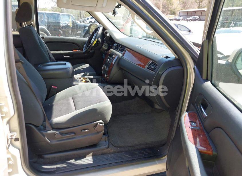 Photo 5 of 2009 Chevrolet Tahoe LT1 (VIN 1GNFC230X9R214759)