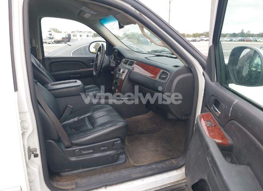 Photo 5 of 2009 Chevrolet Tahoe LT2 (VIN 1GNFC230X9R293513)