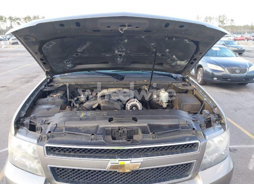 Photo 10 of 2009 Chevrolet Suburban 1500 LT2 (VIN 1GNFC26029R218011)