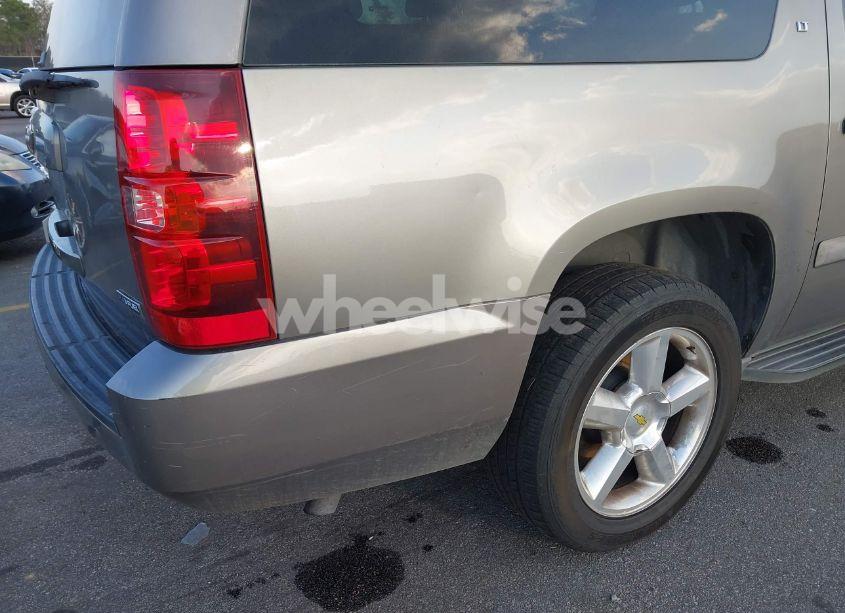 Photo 14 of 2009 Chevrolet Suburban 1500 LT2 (VIN 1GNFC26029R218011)