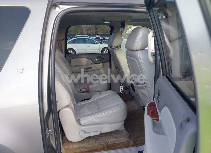 Photo 8 of 2009 Chevrolet Suburban 1500 LT2 (VIN 1GNFC26029R218011)