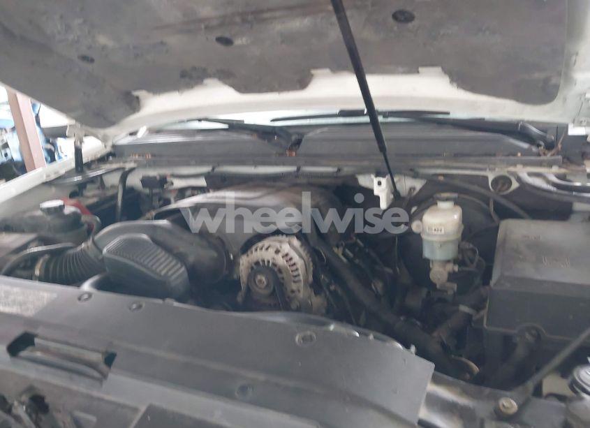 Photo 10 of 2009 Chevrolet Suburban 1500 LT2 (VIN 1GNFC26069R253019)