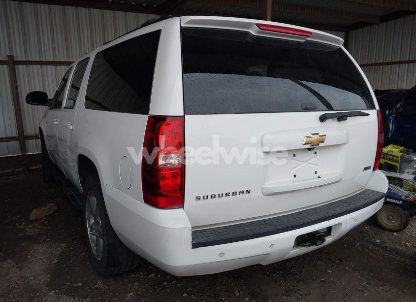 Photo 3 of 2009 Chevrolet Suburban 1500 LT2 (VIN 1GNFC26069R253019)