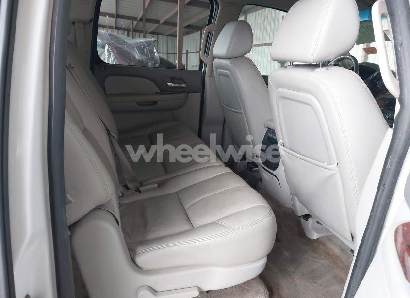 Photo 8 of 2009 Chevrolet Suburban 1500 LT2 (VIN 1GNFC26069R253019)