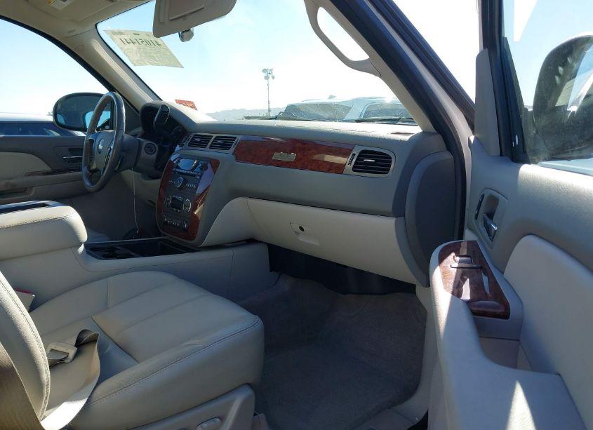 Photo 5 of 2009 Chevrolet Suburban 1500 LT2 (VIN 1GNFC26079J124706)