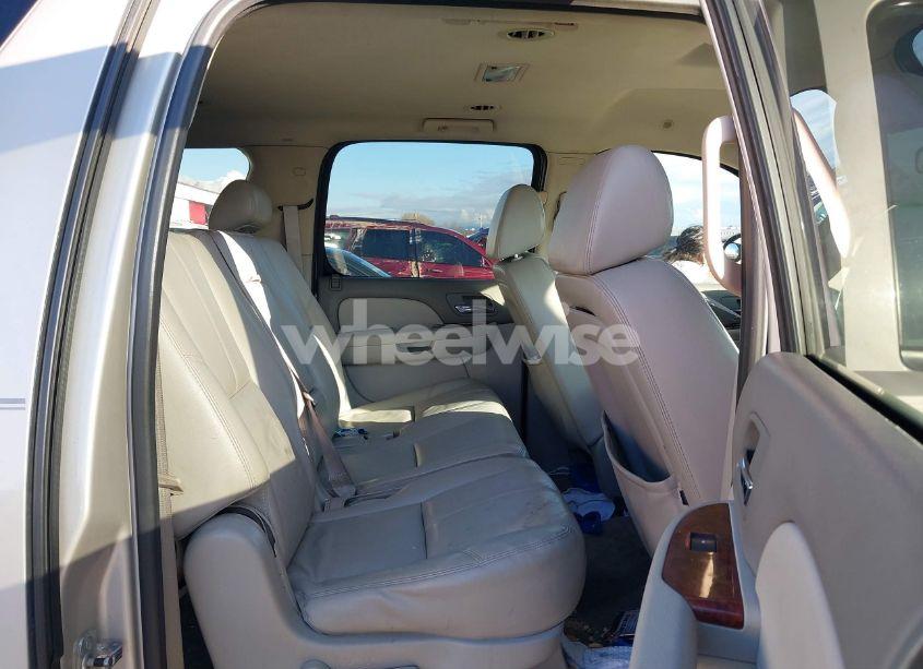 Photo 8 of 2009 Chevrolet Suburban 1500 LT2 (VIN 1GNFC26099R177554)