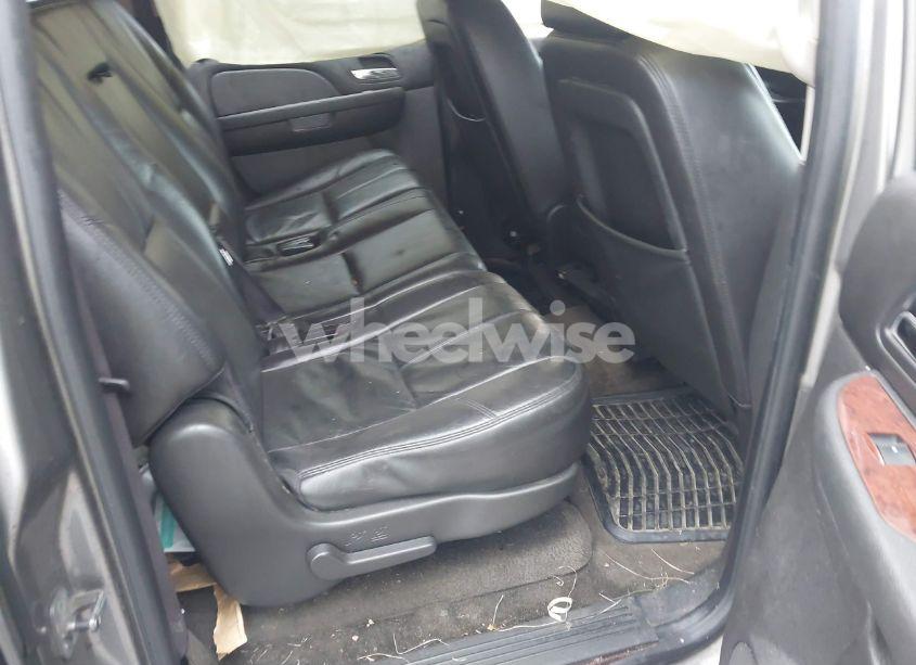 Photo 8 of 2009 Chevrolet Suburban 1500 LT2 (VIN 1GNFC26J39R236980)