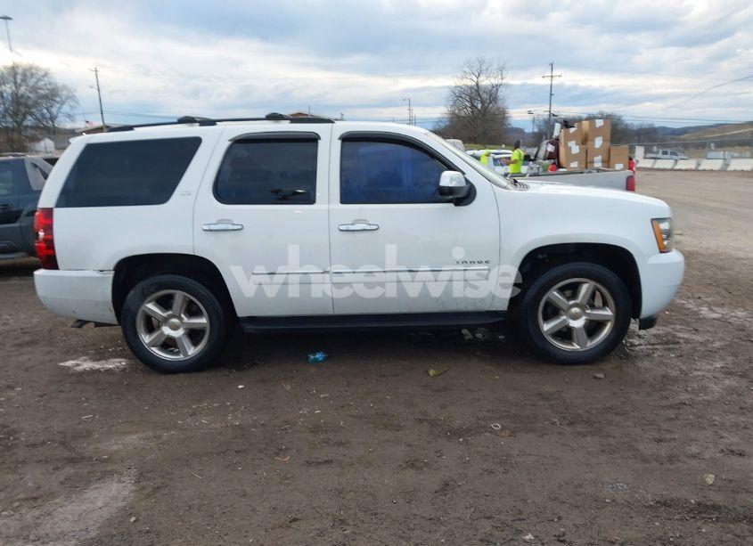 Photo 13 of 2009 Chevrolet Tahoe LTZ (VIN 1GNFC33009R300569)