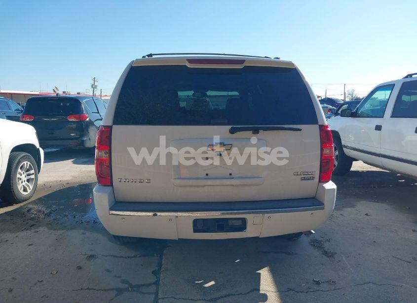 Photo 16 of 2009 Chevrolet Tahoe LTZ (VIN 1GNFC33079R105374)