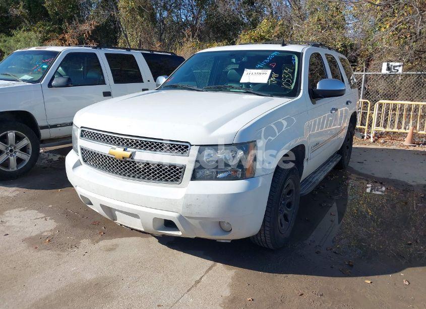 Photo 2 of 2009 Chevrolet Tahoe LTZ (VIN 1GNFC33079R105374)