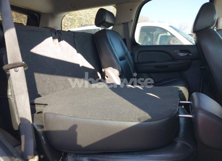 Photo 8 of 2009 Chevrolet Tahoe LTZ (VIN 1GNFC33079R105374)