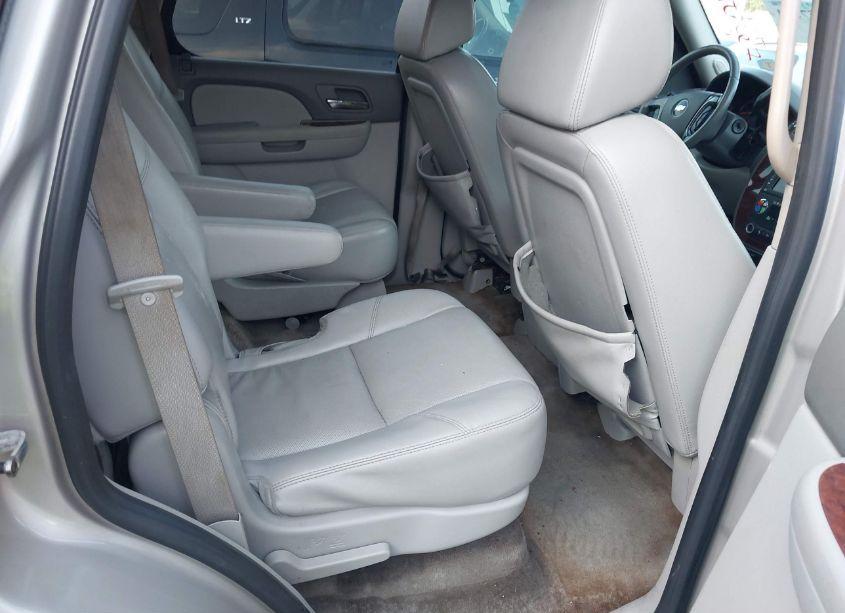 Photo 8 of 2009 Chevrolet Tahoe LTZ (VIN 1GNFC33J59R177618)